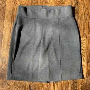 EUC Gap Maternity Skirt